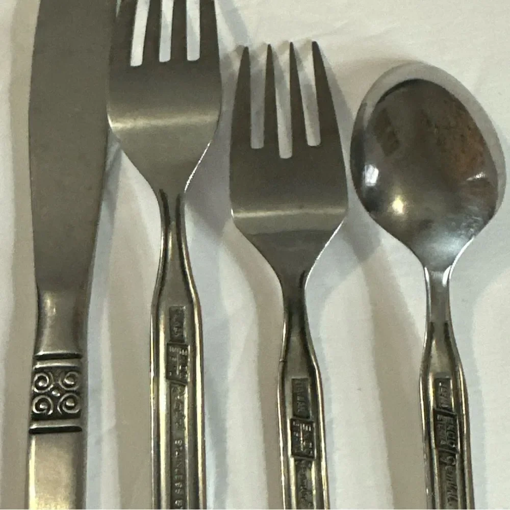VTG Ecko Eterna Gemini Stainless Steel Flatware 4 Pc Set 1 Knife 2 Fork 1‎ Spoon